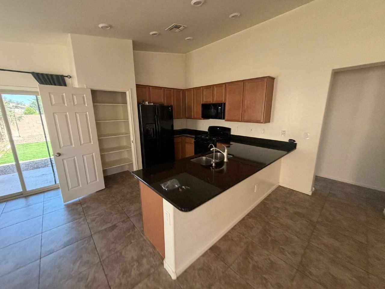 932 W Hot Springs Trl - Photo 4 of 10