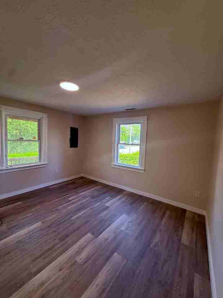 2400 Garfield Ave - Photo 7 of 13