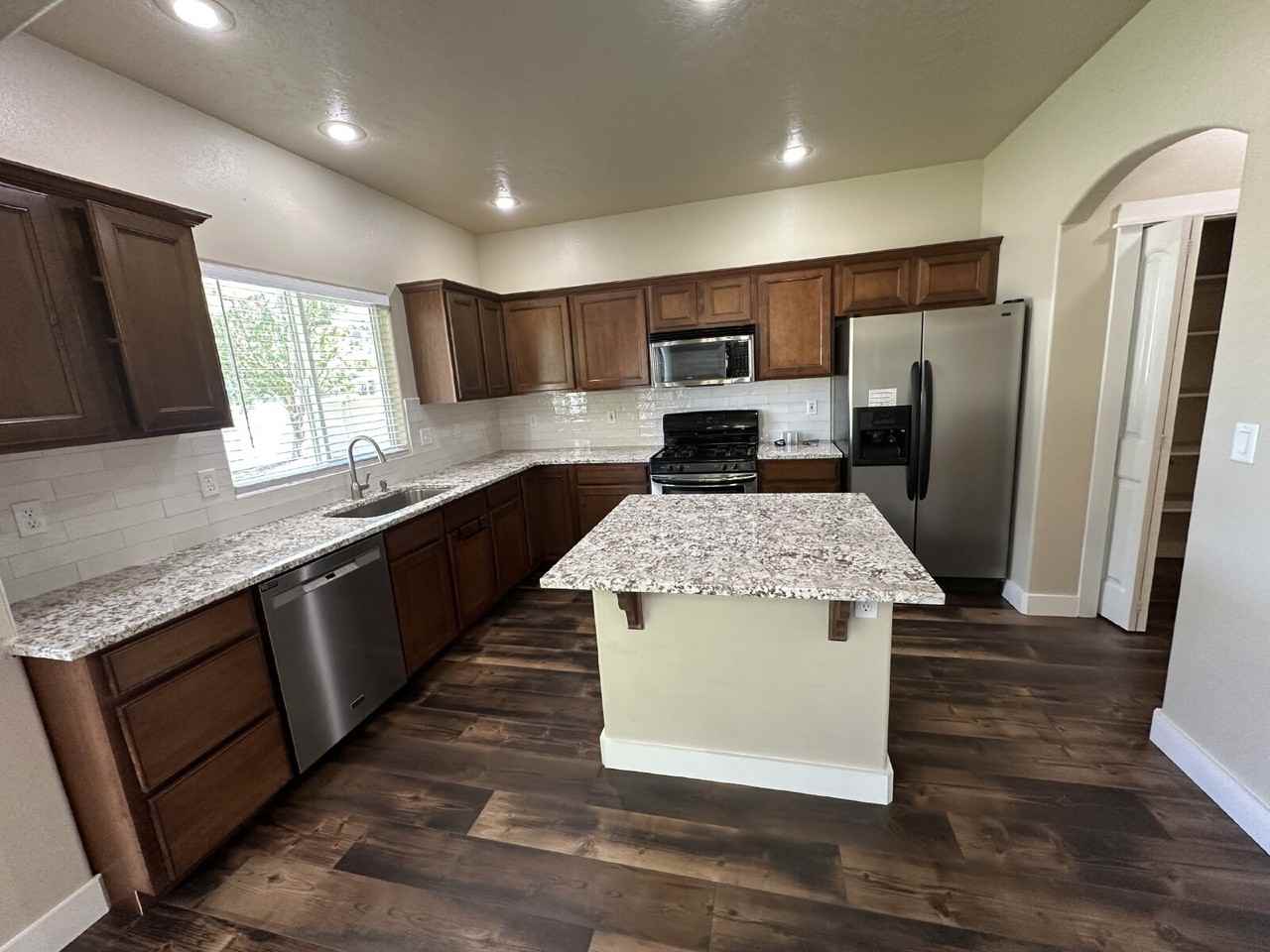 4586 W White Birch Dr - Photo 5 of 50