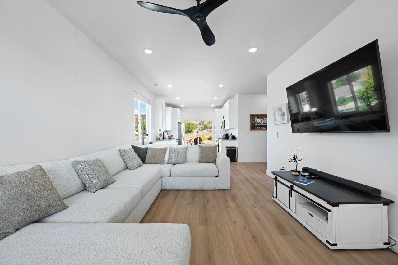 597 S 75 E #2 - Photo 6 of 22