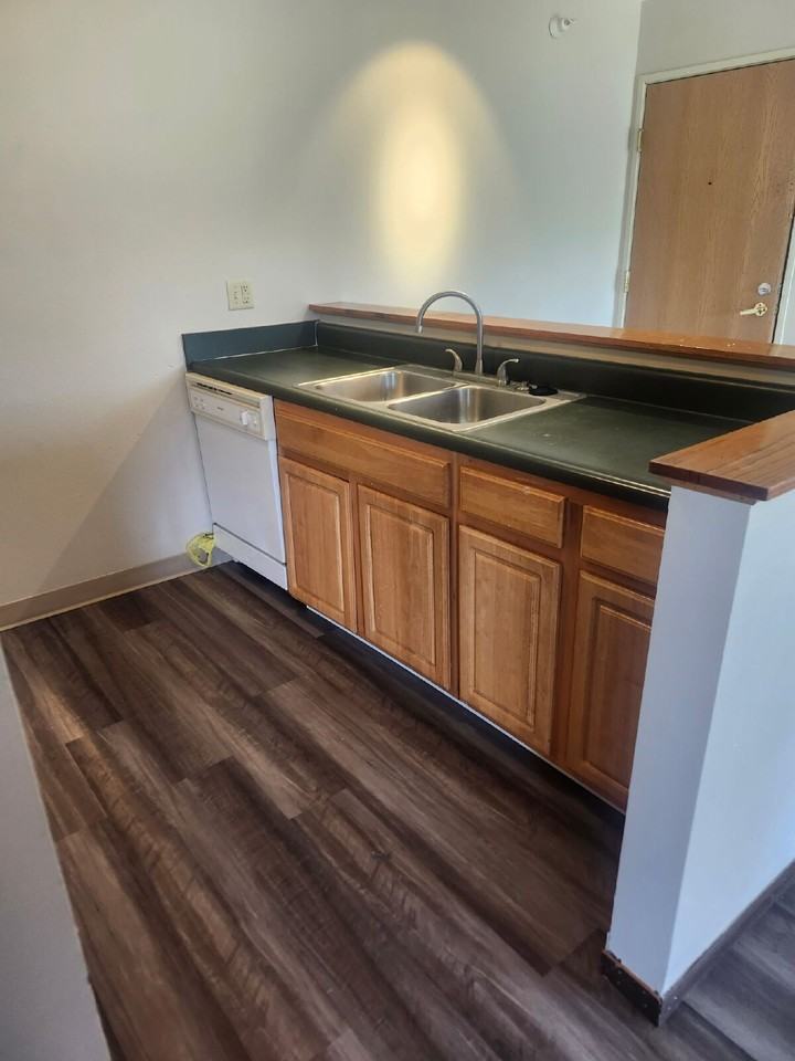 410 13th Ave Nw #14 - Photo 6 of 9