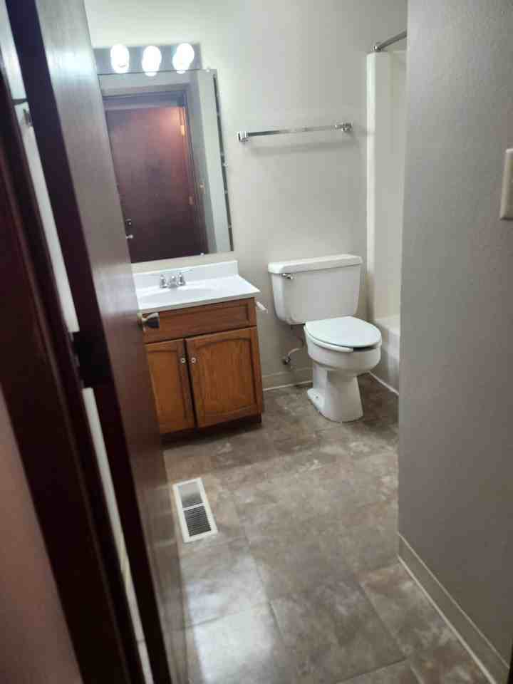 102 8th Ave Nw #02B - Photo 3 of 6