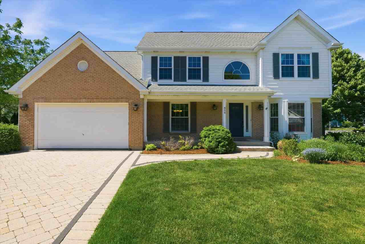 854 Deep Woods Ct