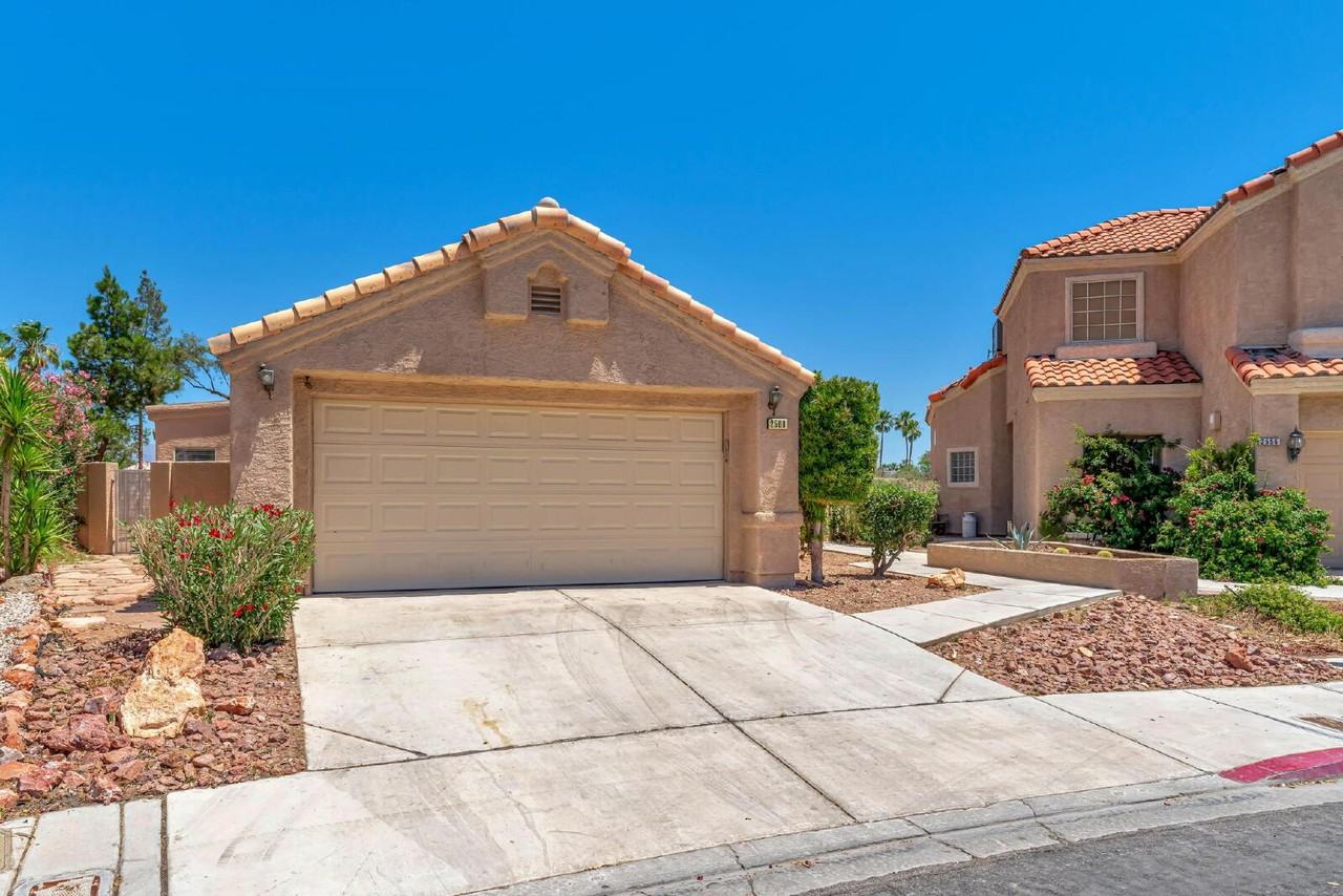 2560 Silver Shadow Dr - Photo 2 of 38