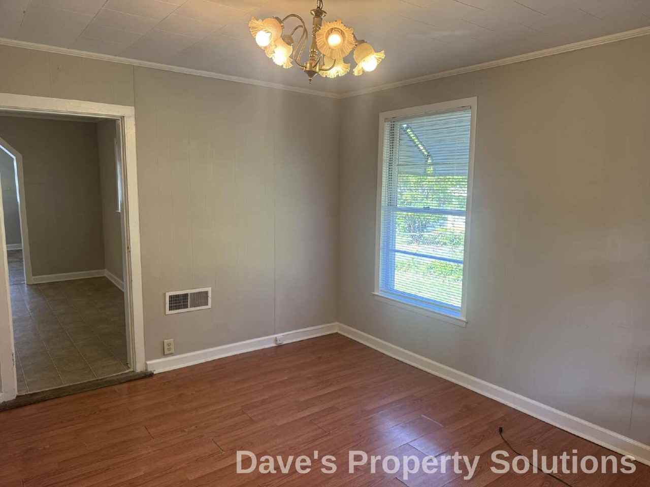 440 Buick St - Photo 2 of 14