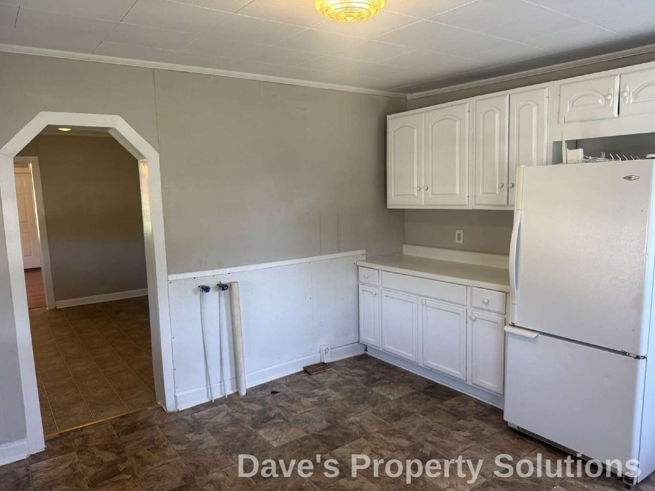 440 Buick St - Photo 5 of 14