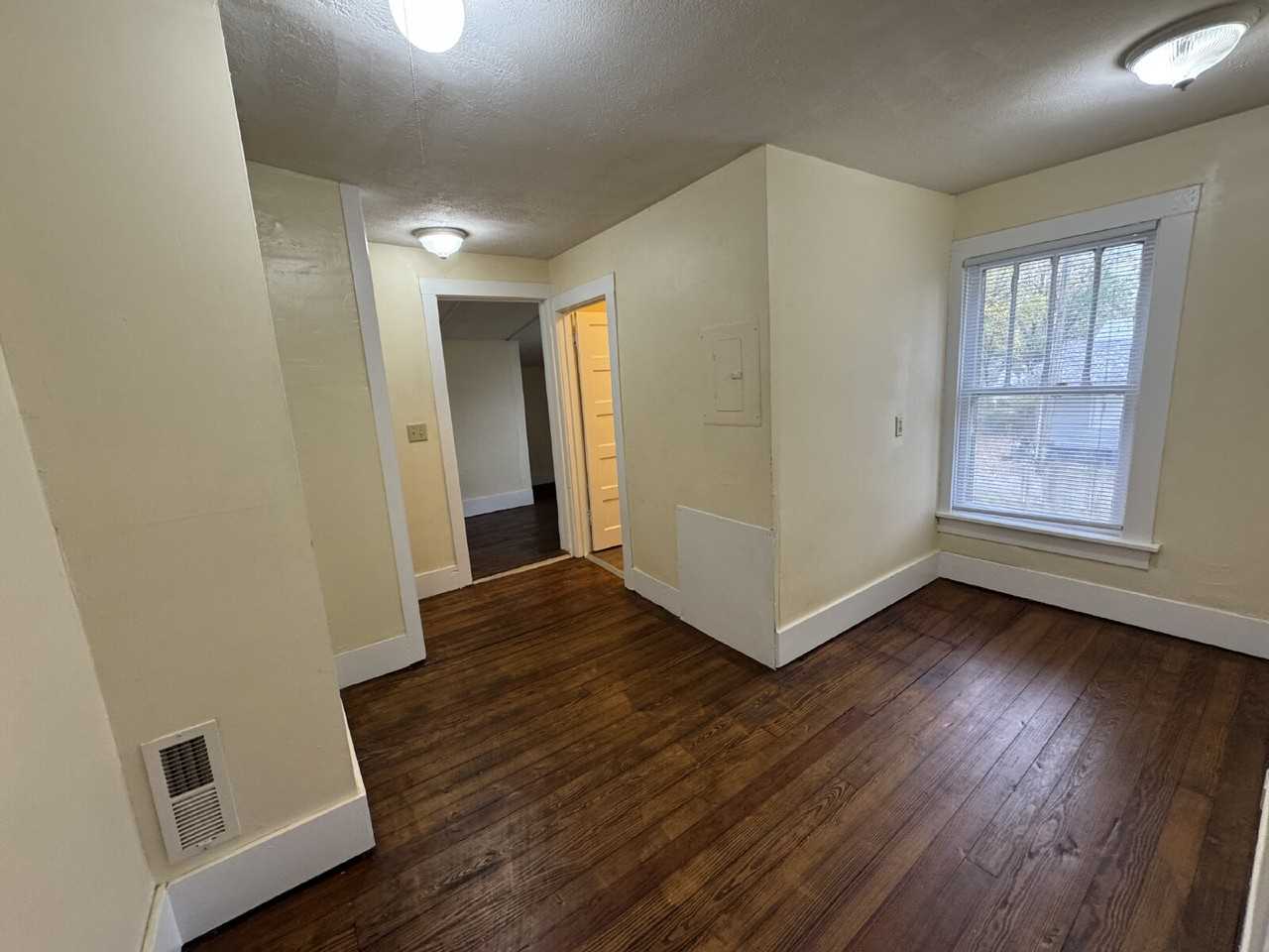 2508 S 14th St - Photo 7 of 23