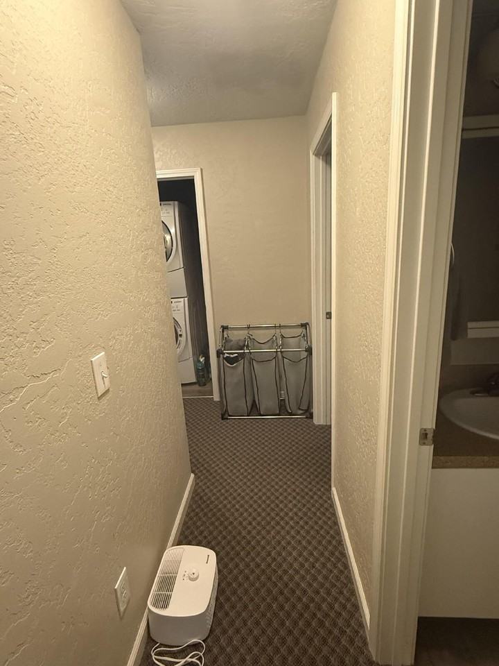322 6th Ave Se - Photo 3 of 11