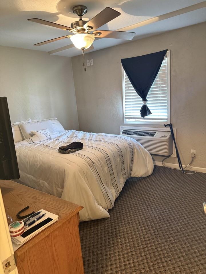 322 6th Ave Se - Photo 5 of 11