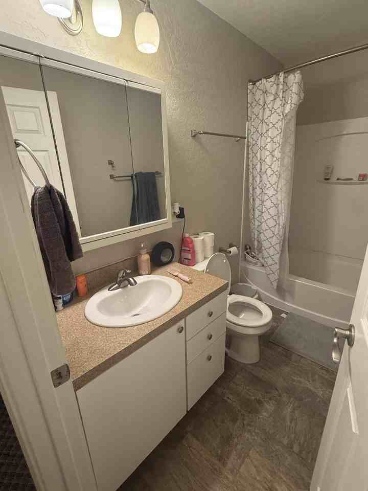 322 6th Ave Se - Photo 6 of 11