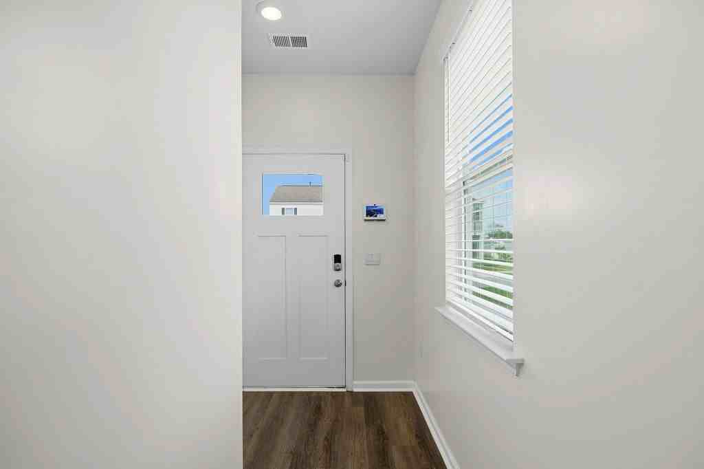 341 Hideaway St - Photo 3 of 32