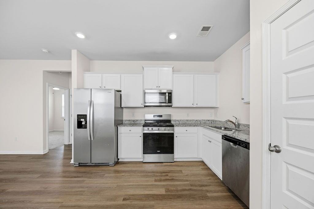 341 Hideaway St - Photo 6 of 32