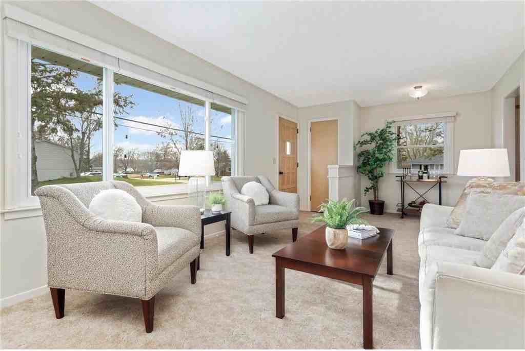 6324 68th Ave N - Photo 7 of 17