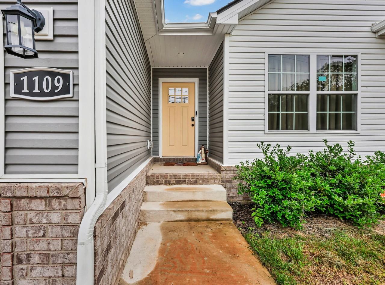 1109 Poppyseed Dr - Photo 7 of 29
