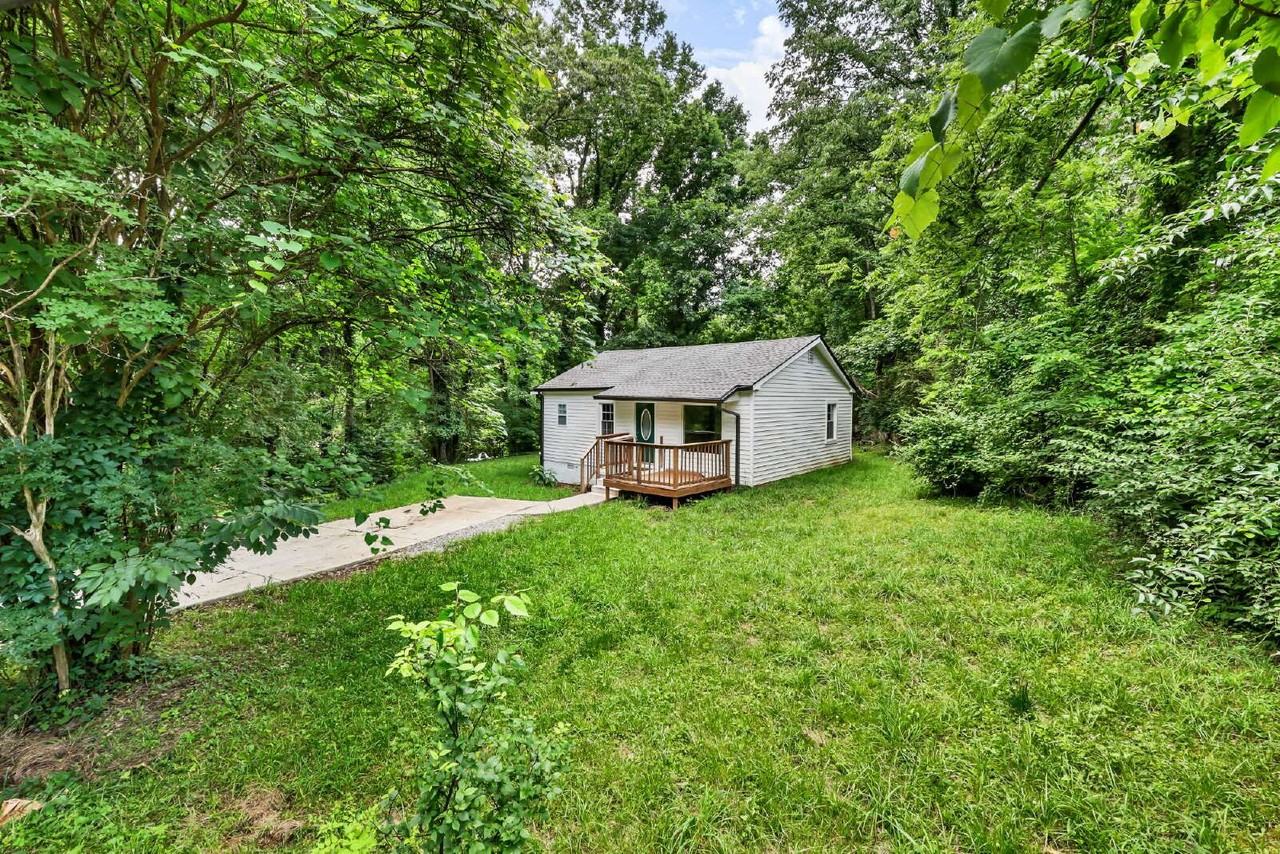 1010 Ridgecrest Dr - Photo 3 of 23