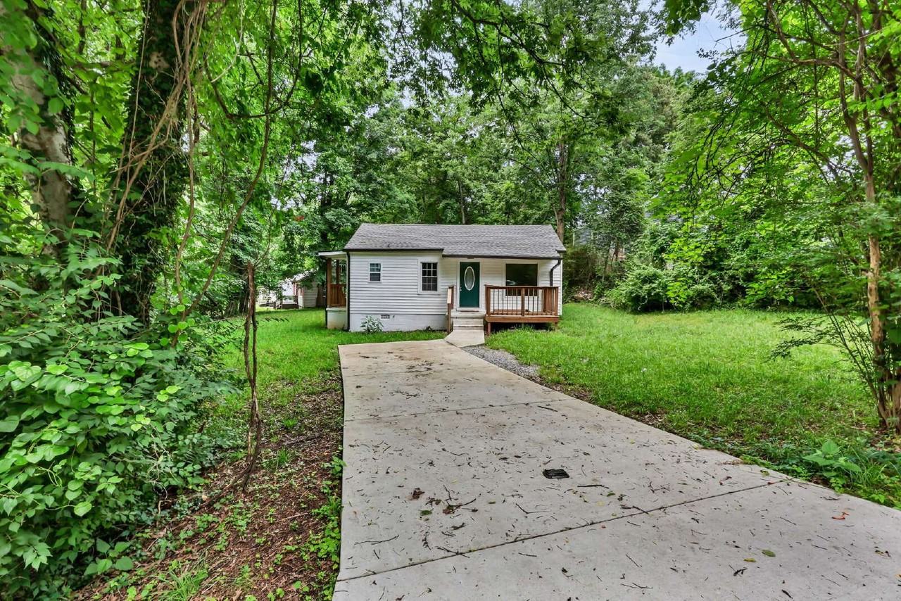 1010 Ridgecrest Dr - Photo 4 of 23