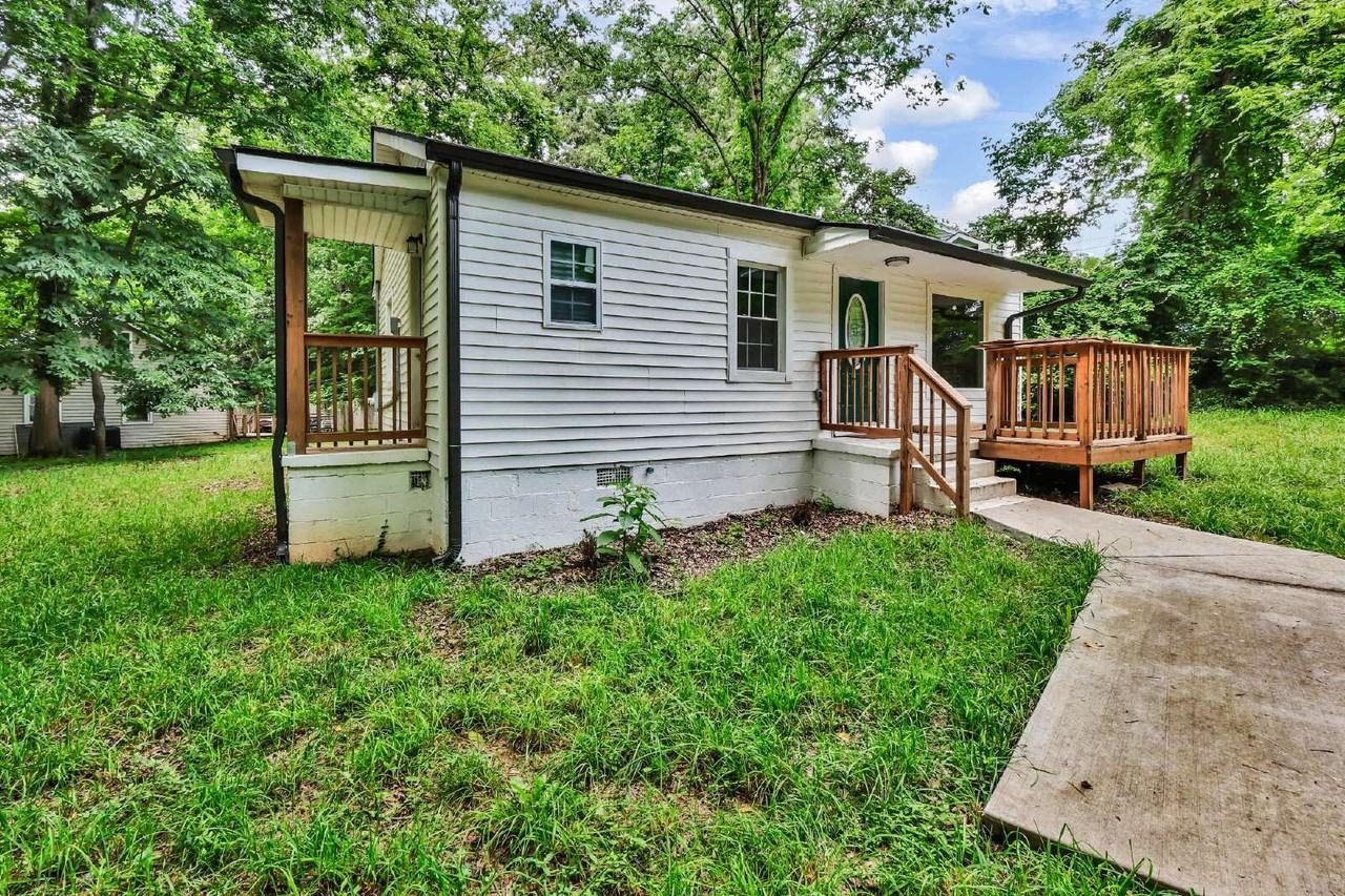 1010 Ridgecrest Dr - Photo 5 of 23