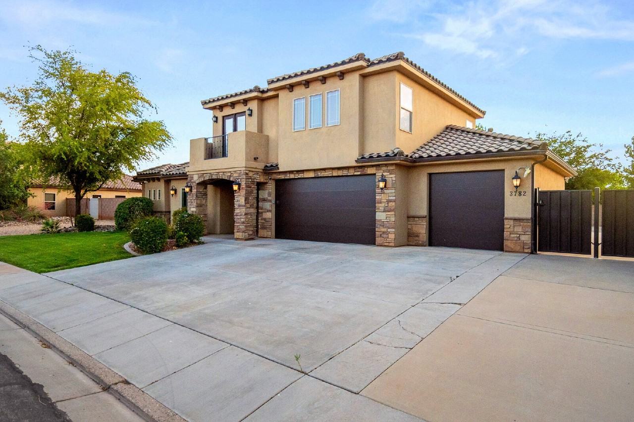 3782 S Brade Ln - Photo 3 of 50