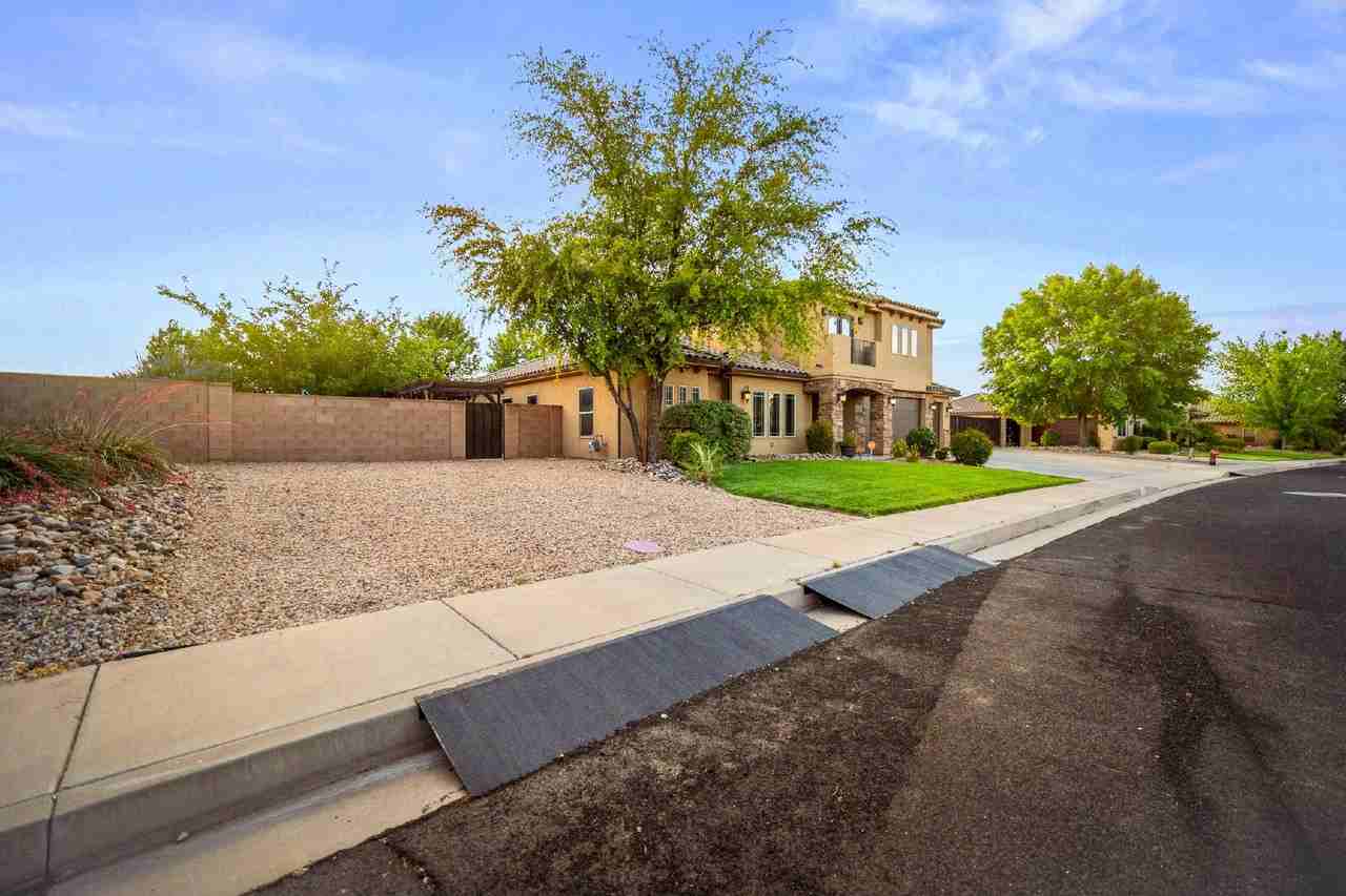 3782 S Brade Ln - Photo 5 of 50