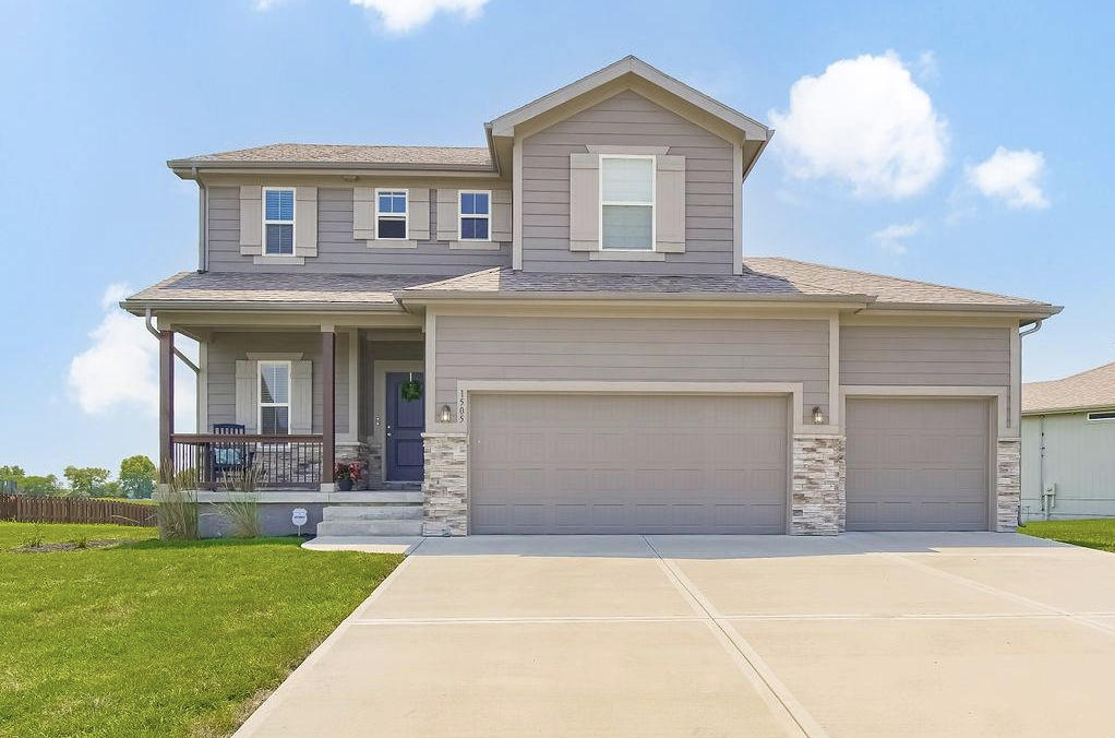 1505 Shane Ln - Photo 2 of 28