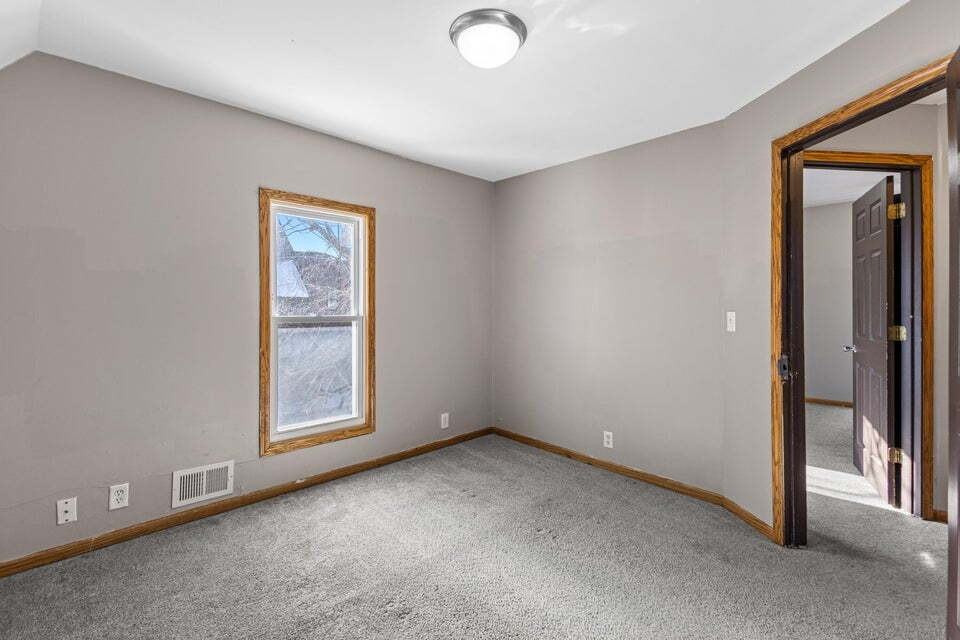 5403 N 37th St - Photo 6 of 15
