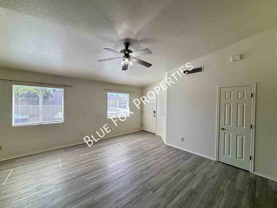 9055 E Alderpoint Way - Photo 3 of 19