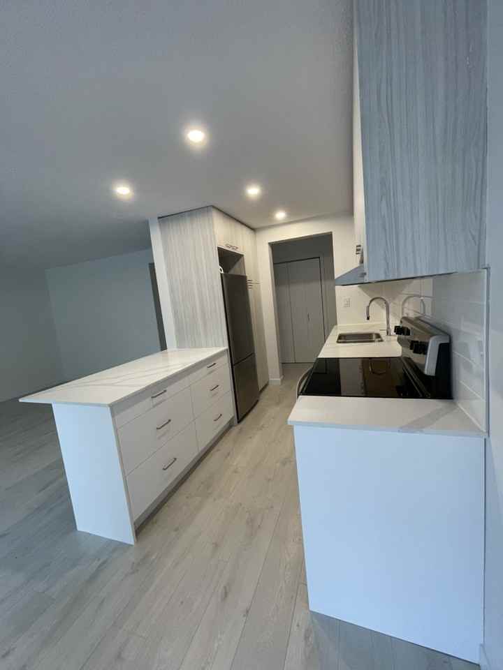 908 Berkley Rd - Photo 2 of 7