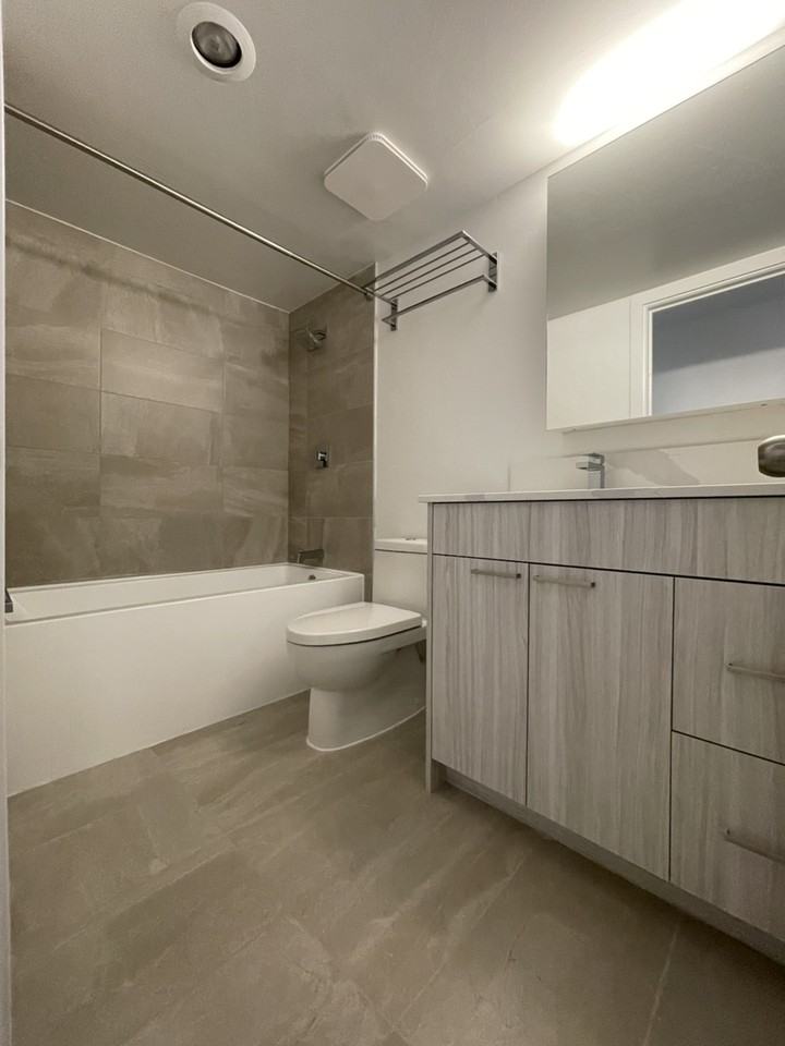 908 Berkley Rd - Photo 3 of 7