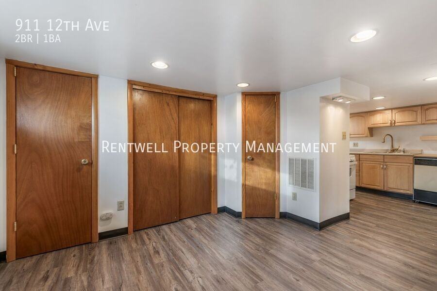 911 12th Ave - Photo 4 of 21