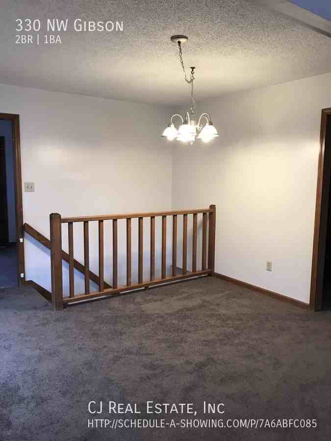 330 Nw Gibson Rd - Photo 4 of 10