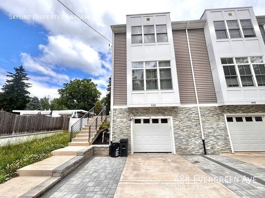 488 Evergreen Ave - Photo 2 of 31
