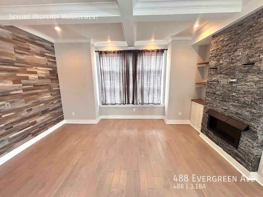 488 Evergreen Ave - Photo 3 of 31