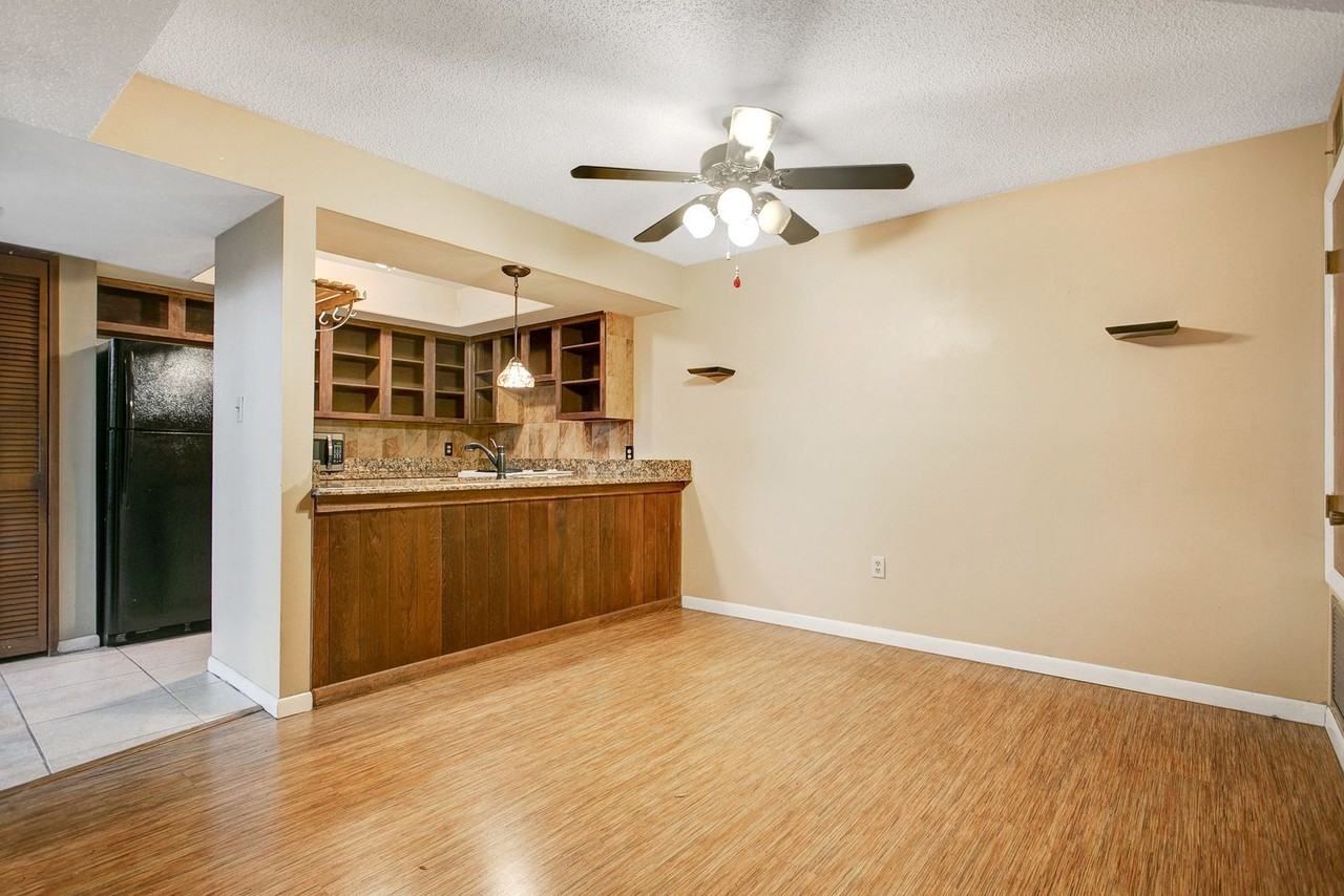 611 Olympic Dr #4 - Photo 5 of 17