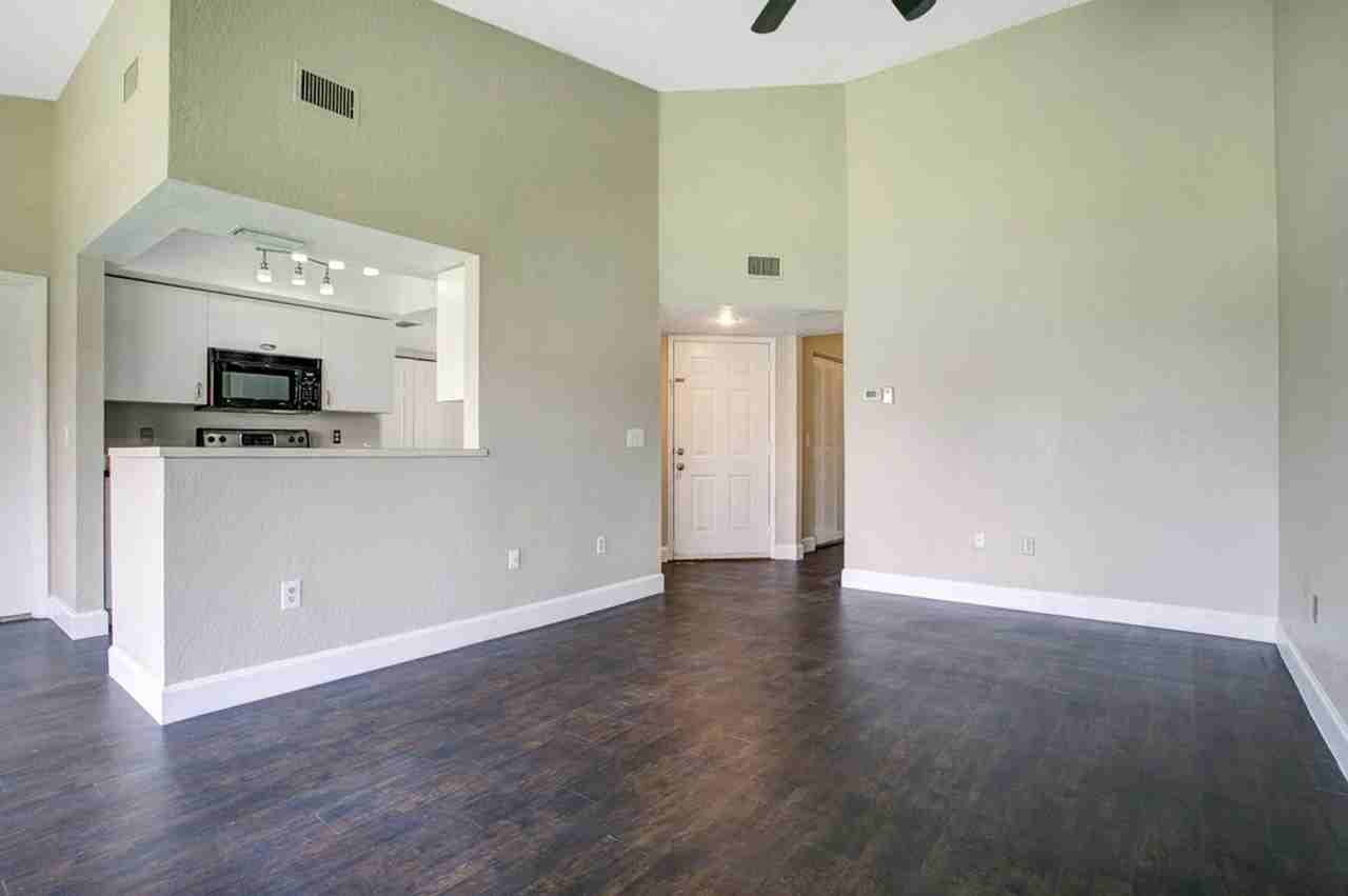 1346 Stearman Ct #16 - Photo 5 of 23