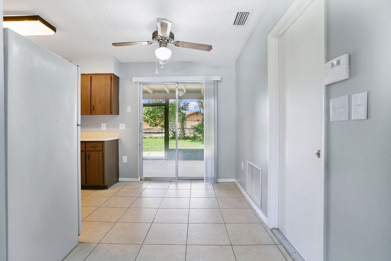 405 Long Dr - Photo 5 of 17