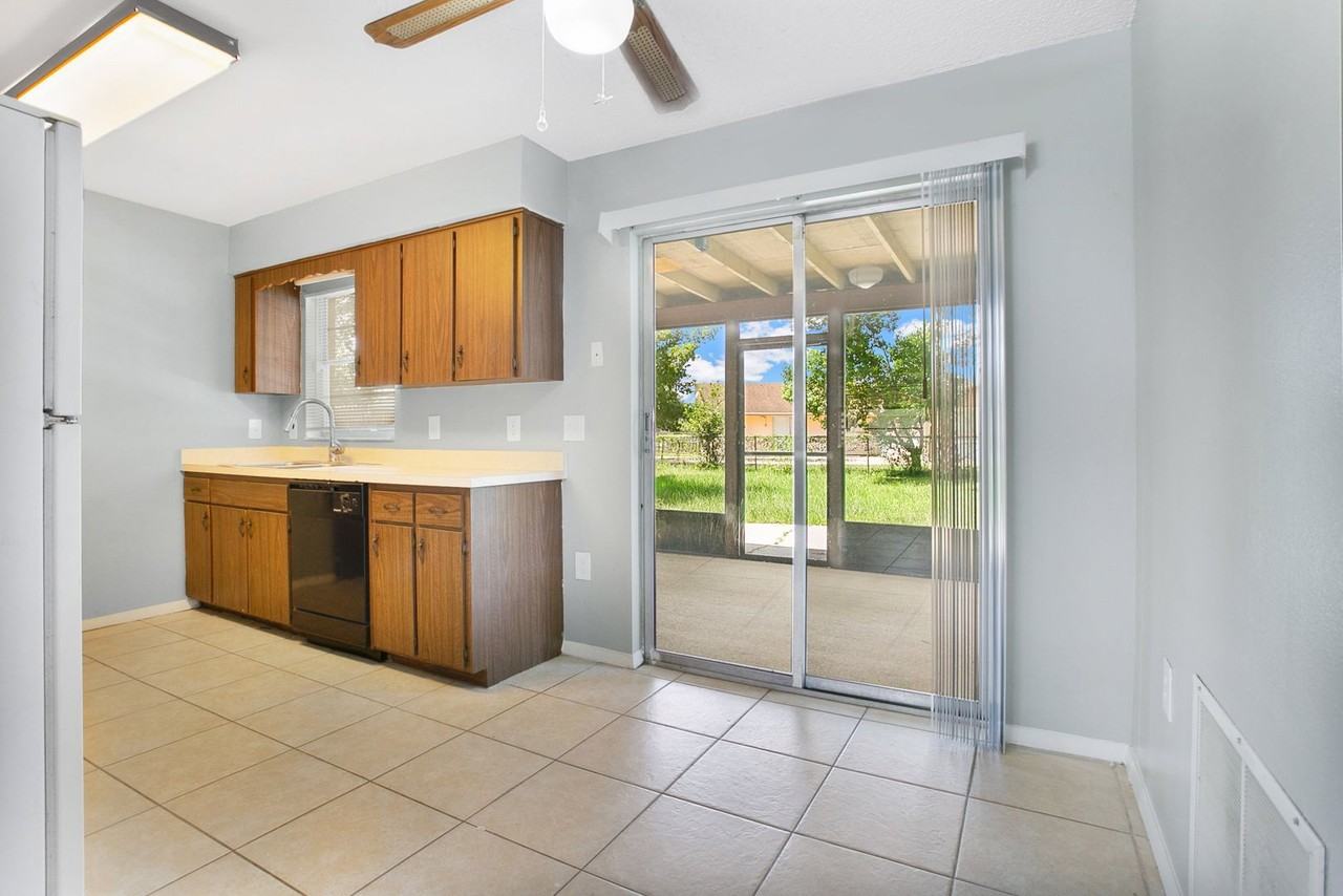 405 Long Dr - Photo 6 of 17