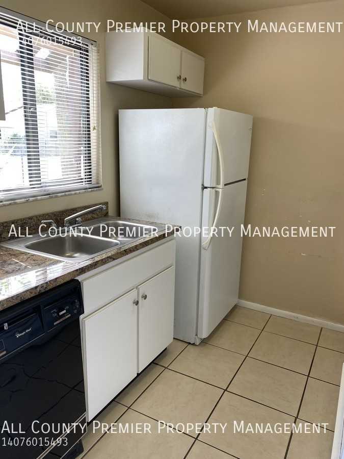 1752 Memphis Ave - Photo 5 of 8