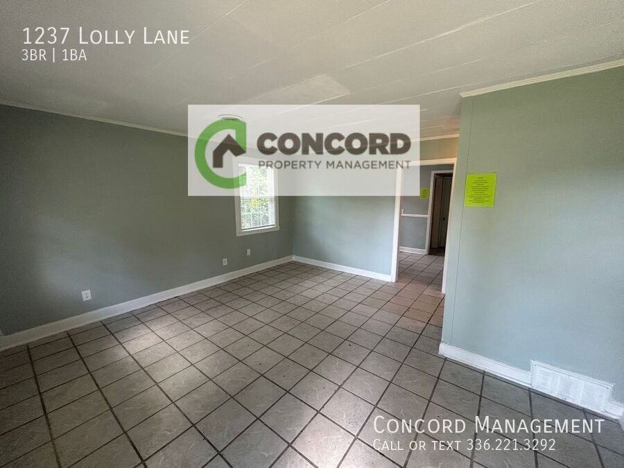 1237 Lolly Ln - Photo 3 of 16