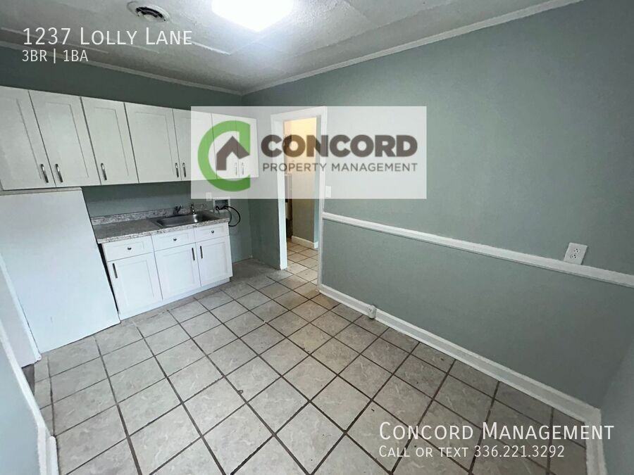 1237 Lolly Ln - Photo 5 of 16