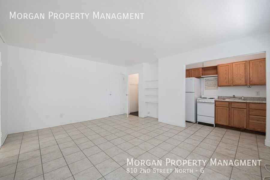 810 2nd St N #G - Photo 3 of 15