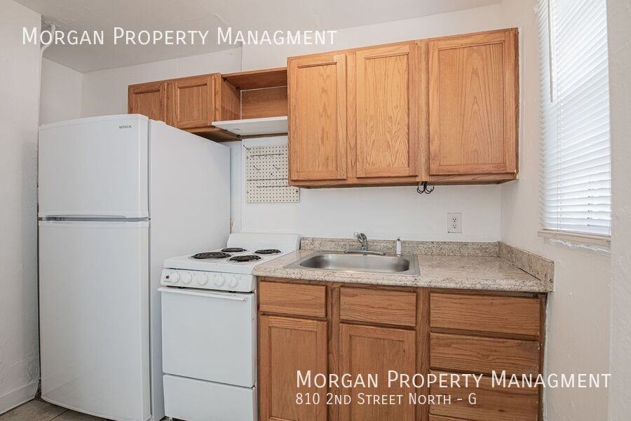 810 2nd St N #G - Photo 4 of 15