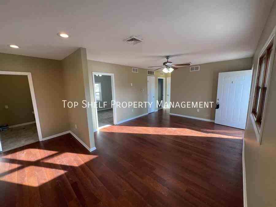 4148 Mattern Ave - Photo 2 of 10