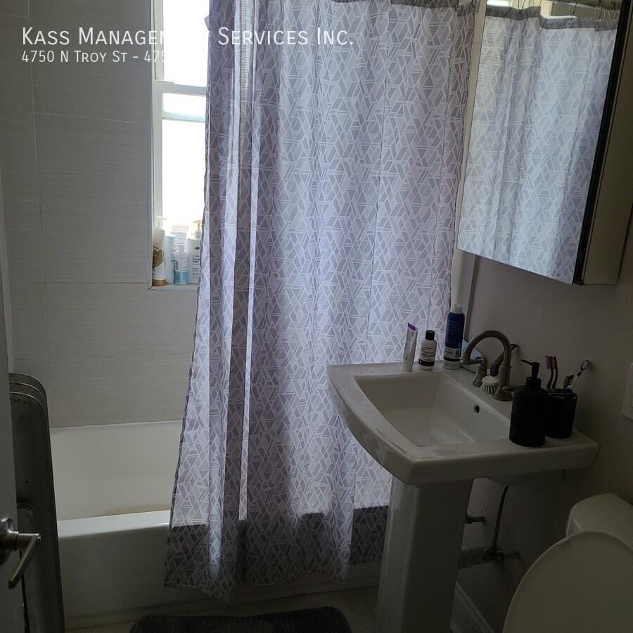 4750 N Troy St #4750-2 - Photo 7 of 11