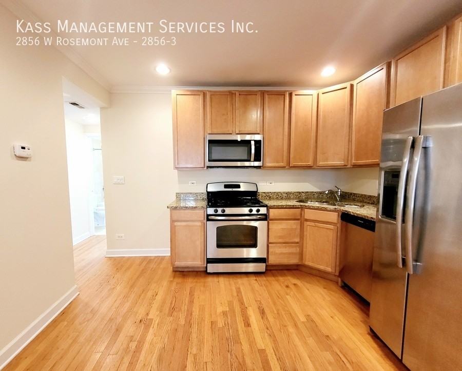 2856 W Rosemont Ave #2856-3 - Photo 4 of 16