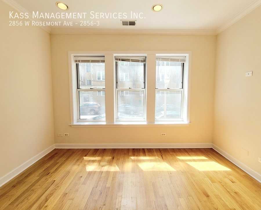 2856 W Rosemont Ave #2856-3 - Photo 5 of 16