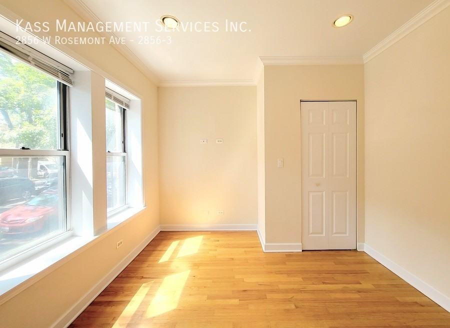 2856 W Rosemont Ave #2856-3 - Photo 6 of 16