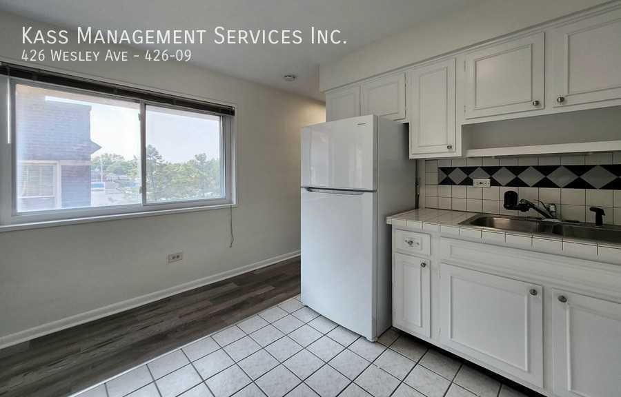 426 Wesley Ave #426-09 - Photo 2 of 11