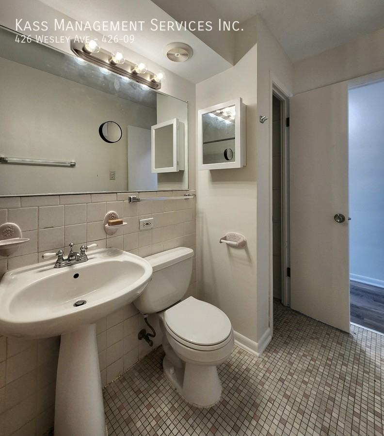 426 Wesley Ave #426-09 - Photo 5 of 11