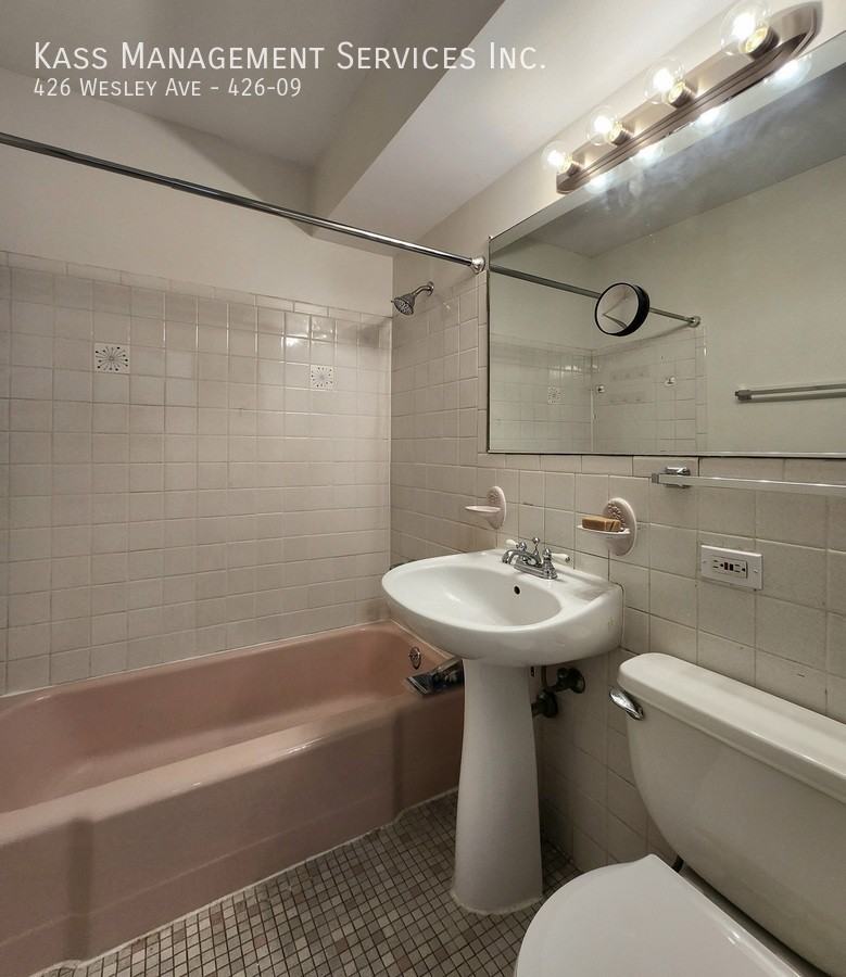 426 Wesley Ave #426-09 - Photo 7 of 11