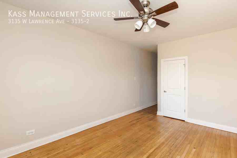 3135 W Lawrence Ave #3135-2 - Photo 5 of 10